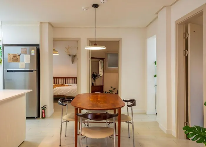 Hongdae 84 Private House With 3 And Terrace 10 Min Walk From Station *