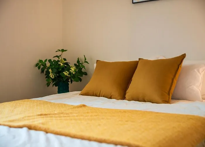 Hongdae 84 Private House With 3 And Terrace 10 Min Walk From Station *